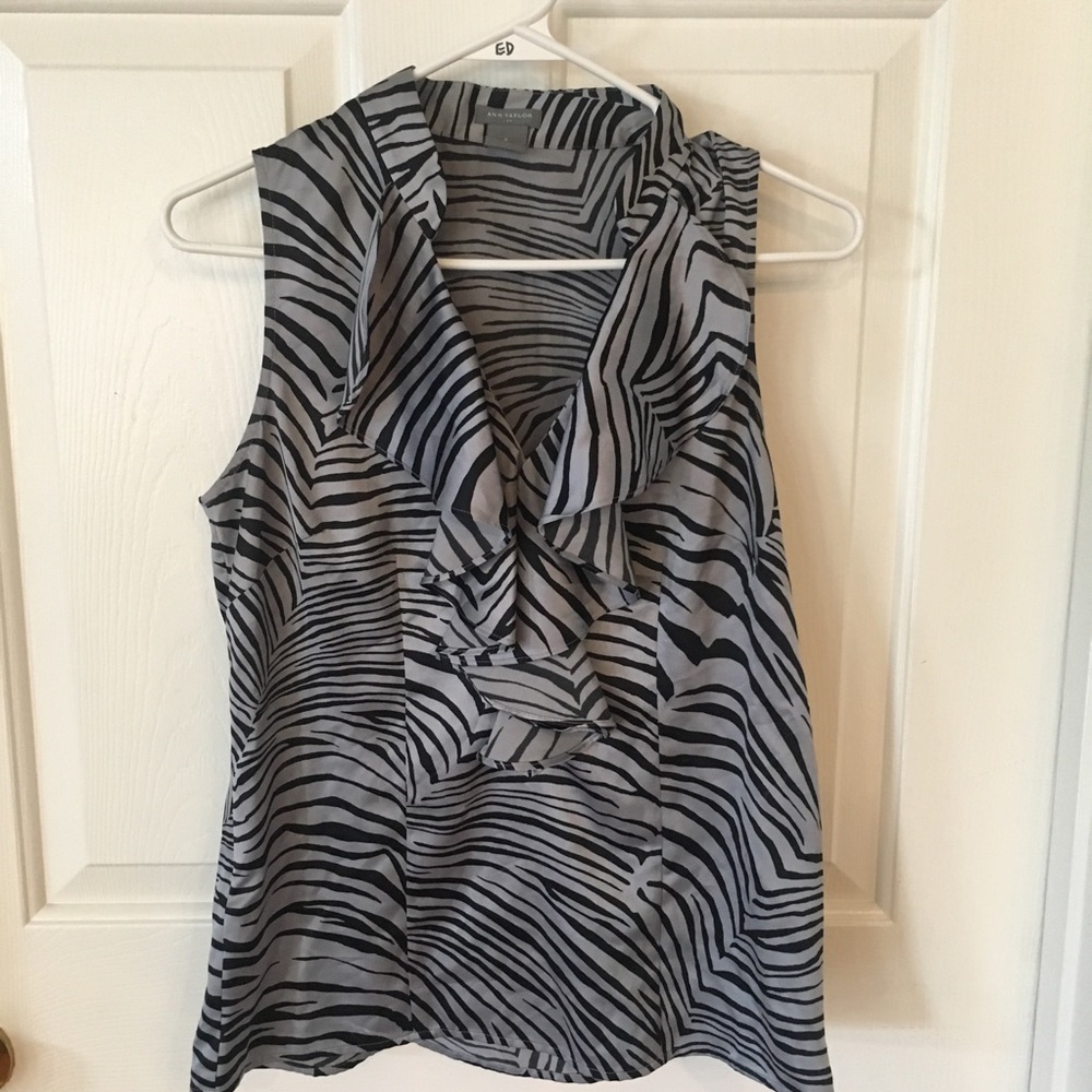 Ann Taylor Size 2 Sleeveless Top
